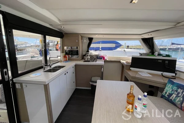 Lucia 40 - Yacht Charter Sailica