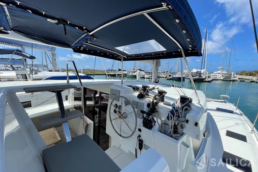 Lucia 40 - Yacht Charter Sailica