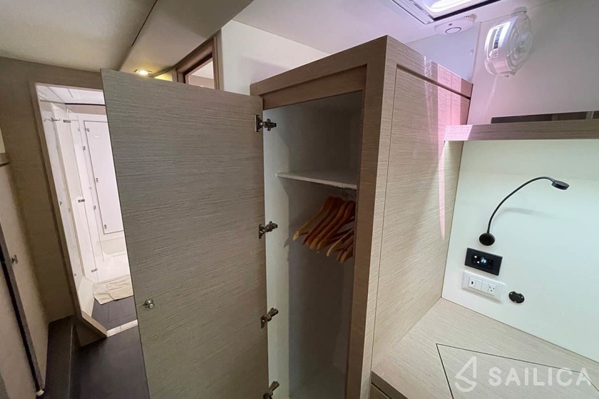 Lucia 40 - Yacht Charter Sailica