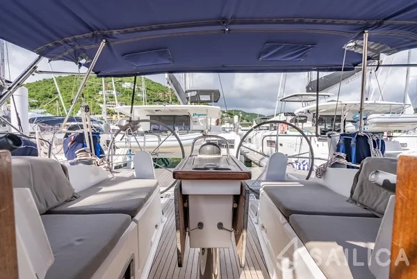 Bavaria 37 - Yacht Charter Sailica