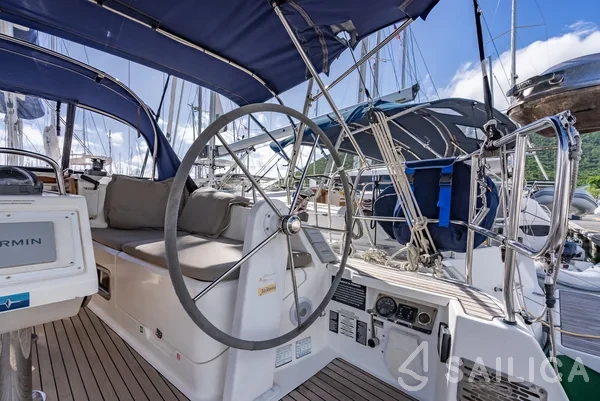 Bavaria 37 - Yacht Charter Sailica