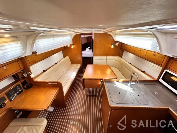Bavaria 37 - Yacht Charter Sailica