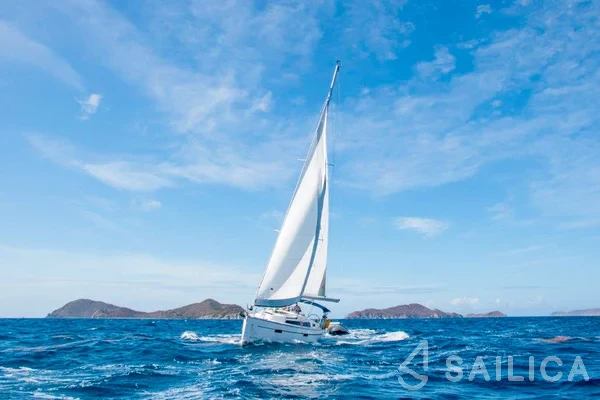 Bavaria 37 - Yacht Charter Sailica