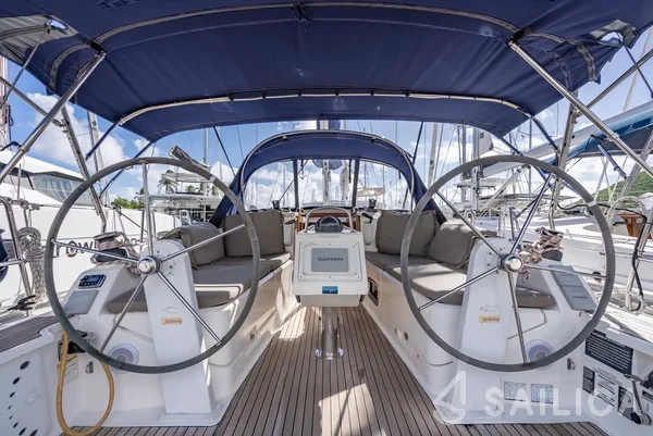 Bavaria 37 - Yacht Charter Sailica