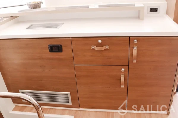Bali 4.6 - Yacht Charter Sailica