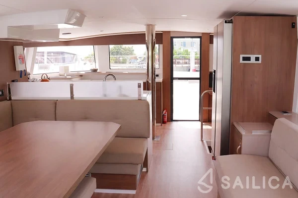 Bali 4.6 - Yacht Charter Sailica
