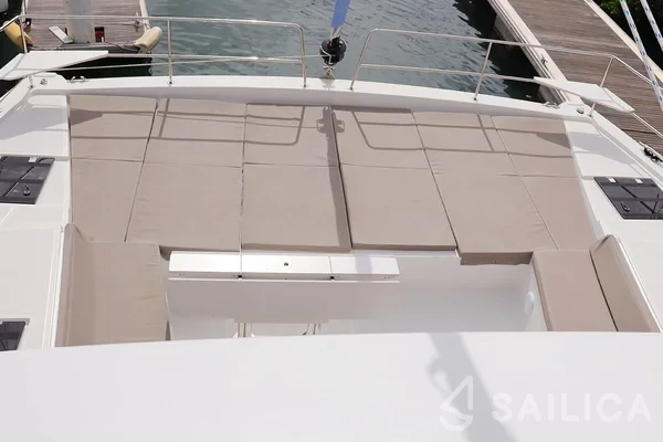 Bali 4.6 - Yacht Charter Sailica
