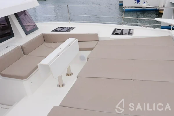 Bali 4.6 - Yacht Charter Sailica