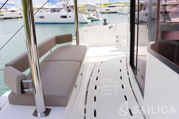 Bali 4.6 - Yacht Charter Sailica