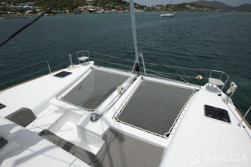 Lagoon 450  Flybridge - Yacht Charter Sailica