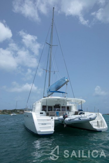Lagoon 450  Flybridge - Yacht Charter Sailica