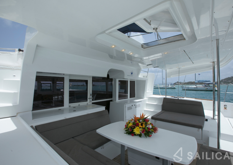 Lagoon 450  Flybridge - Yacht Charter Sailica