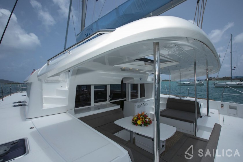 Lagoon 450  Flybridge - Yacht Charter Sailica