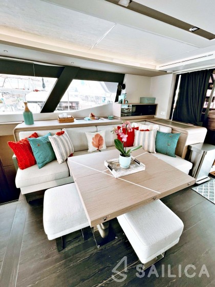 Samana 59 - Yacht Charter Sailica