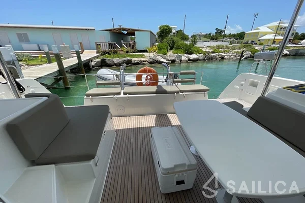 Lagoon 40 - Yacht Charter Sailica