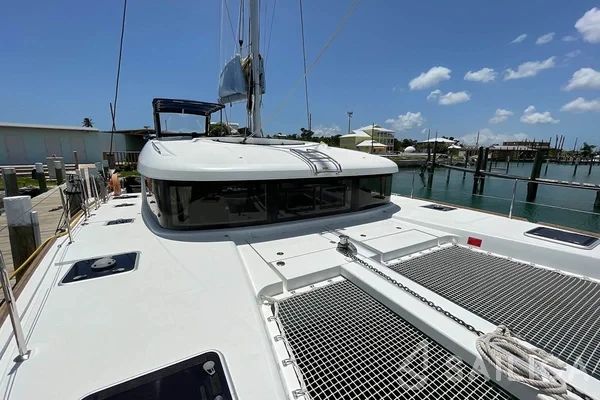 Lagoon 40 - Yacht Charter Sailica