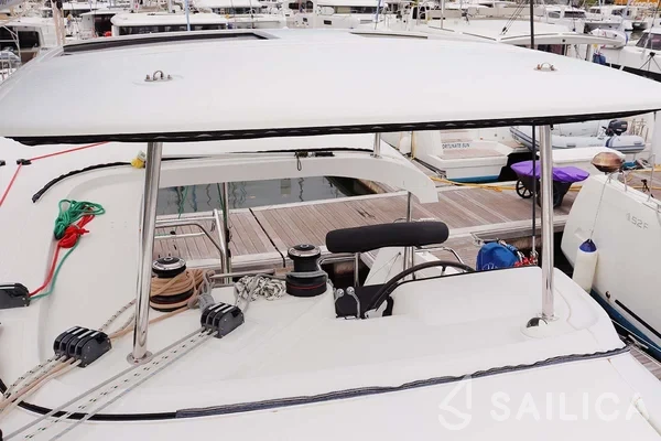 Lagoon 42 - Yacht Charter Sailica