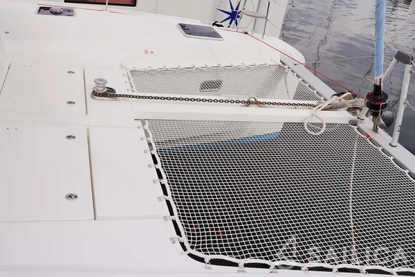 Lagoon 42 - Yacht Charter Sailica