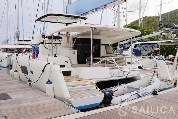 Lagoon 42 - Yacht Charter Sailica