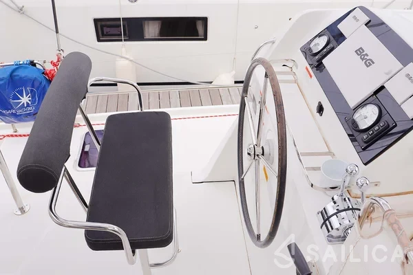 Lagoon 42 - Yacht Charter Sailica