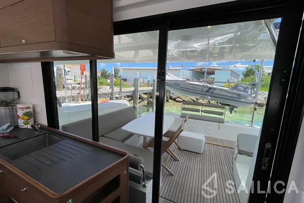 Lagoon 42 - Yacht Charter Sailica