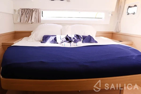 Lagoon 42 - Yacht Charter Sailica