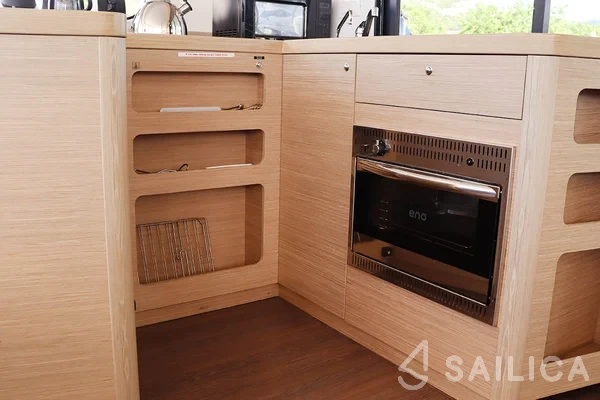 Lagoon 42 - Yacht Charter Sailica