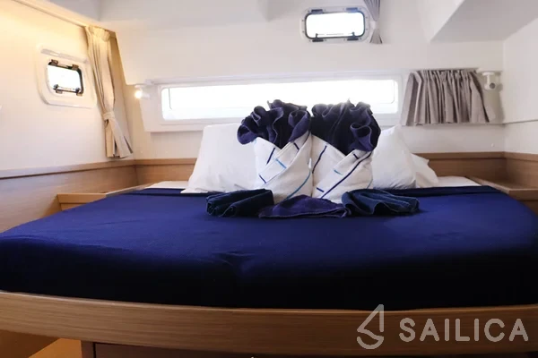 Lagoon 42 - Yacht Charter Sailica