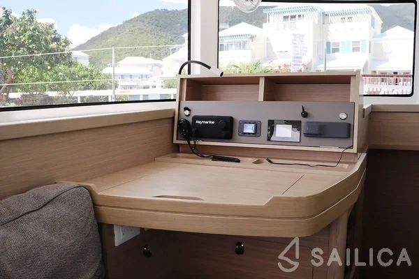 Lagoon 42 - Yacht Charter Sailica