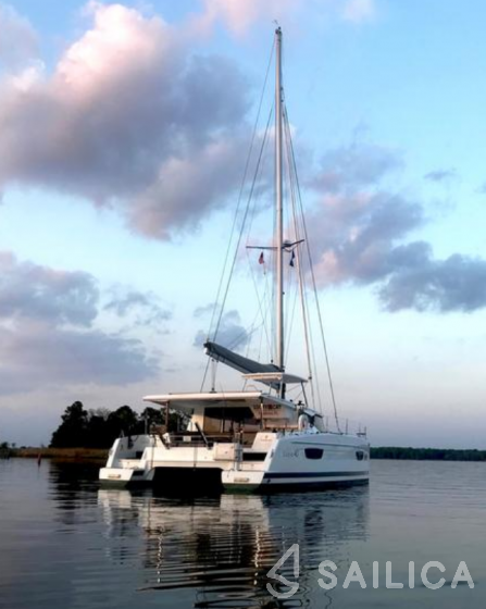 Lucia 40 - Yacht Charter Sailica
