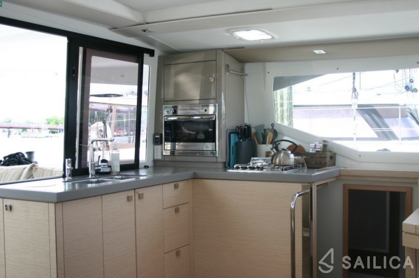 Lucia 40 - Yacht Charter Sailica
