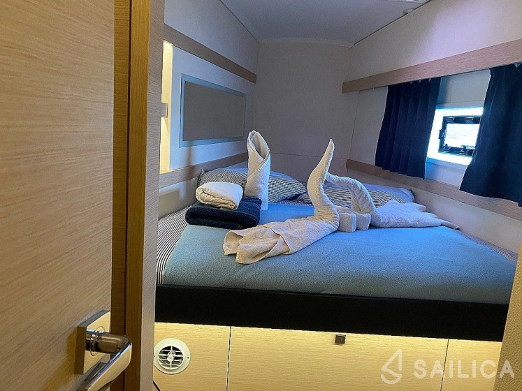 Lucia 40 - Yacht Charter Sailica