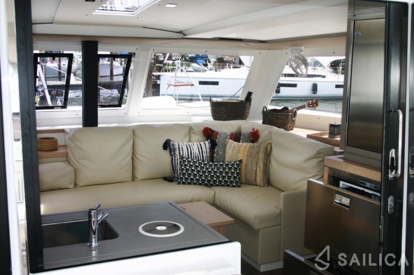 Lucia 40 - Yacht Charter Sailica