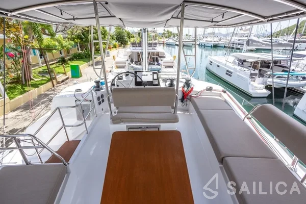 Nautitech 46 Fly - Yacht Charter Sailica