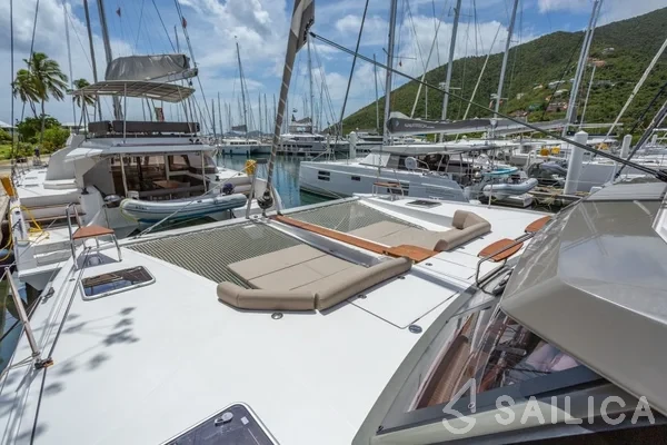 Nautitech 46 Fly - Yacht Charter Sailica