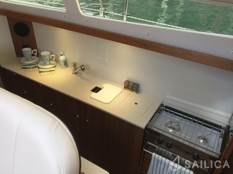 Gemini Legacy 35 - Yacht Charter Sailica