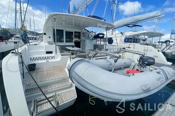 Lagoon 40 - Yacht Charter Sailica