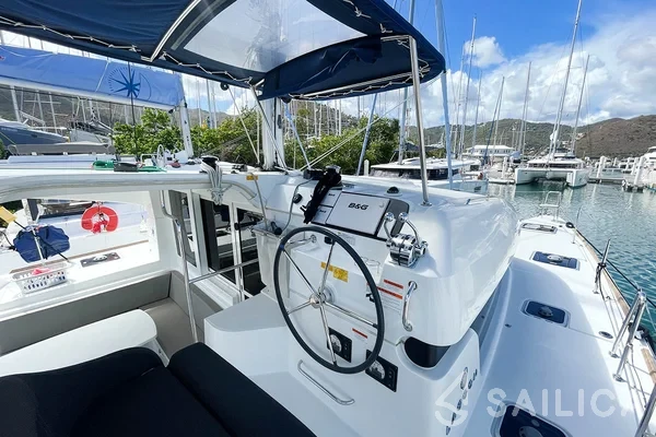 Lagoon 40 - Yacht Charter Sailica
