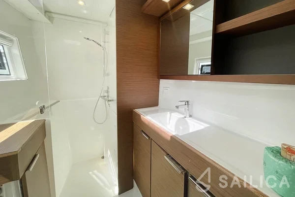 Lagoon 40 - Yacht Charter Sailica