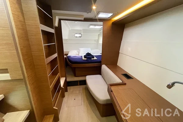 Lagoon 40 - Yacht Charter Sailica