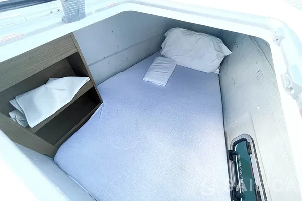 Lagoon 40 - Yacht Charter Sailica