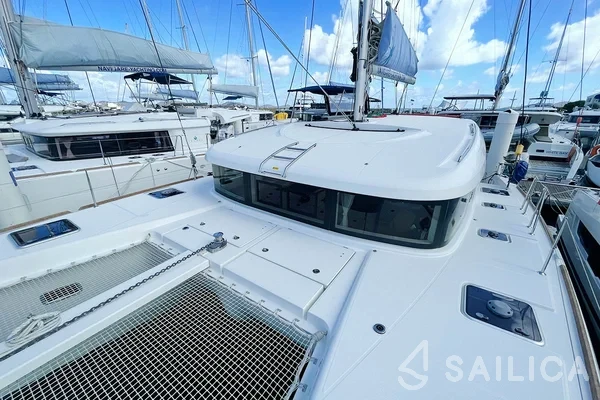 Lagoon 40 - Yacht Charter Sailica