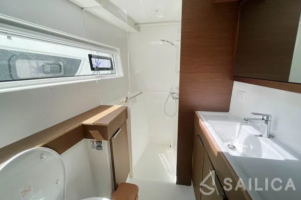 Lagoon 40 - Yacht Charter Sailica