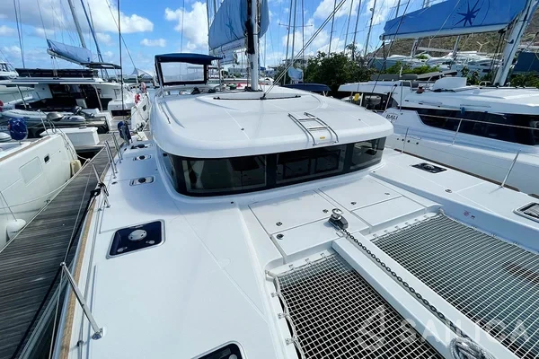Lagoon 40 - Yacht Charter Sailica