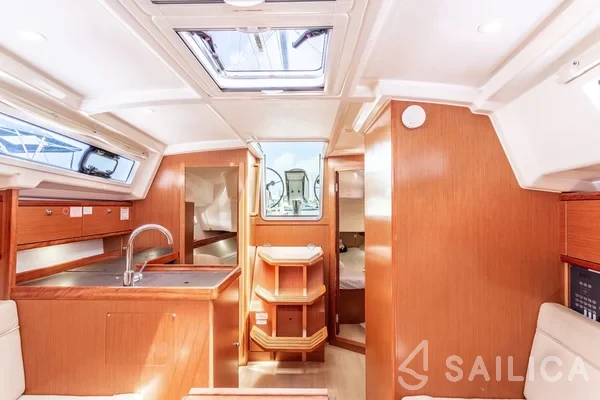 Bavaria 34 - Yacht Charter Sailica