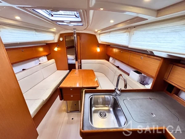 Bavaria 34 - Yacht Charter Sailica