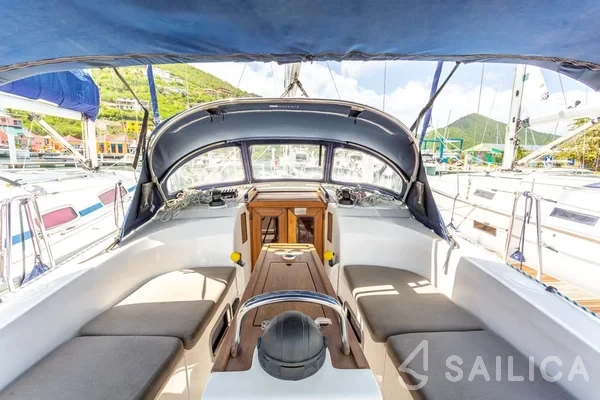 Bavaria 34 - Yacht Charter Sailica