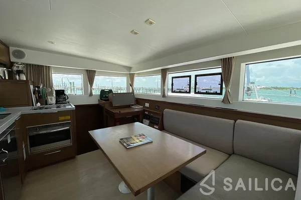 Lagoon 40 - Yacht Charter Sailica