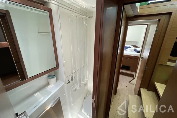 Lagoon 40 - Yacht Charter Sailica