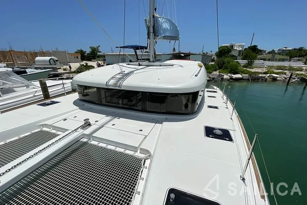 Lagoon 40 - Yacht Charter Sailica